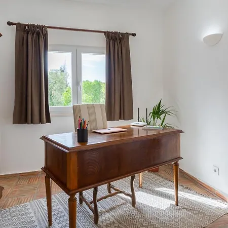 Luxury With Pool In Vineyard Near The
